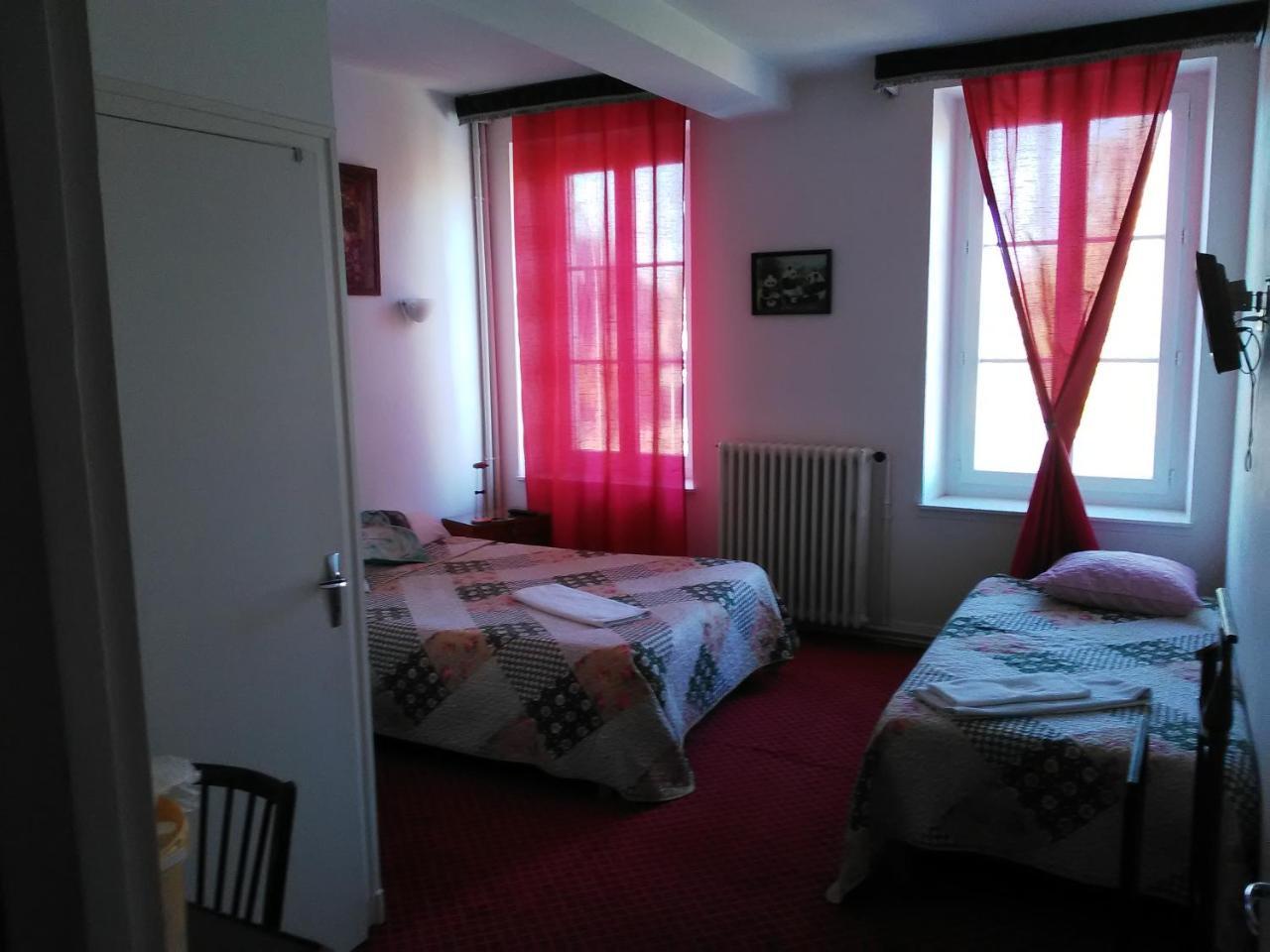 Le Relais De La Marche Hotel Aigurande Luaran gambar